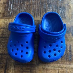 Blue infant Crocs
